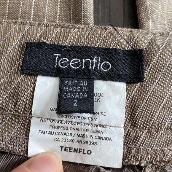 Teenflo ladies pants in size 2 made with wool and silk in pinstripes. - Picture 3 of 10